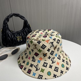 LV Tyer выпустила совместную коллекцию двусторонних кепок в стиле