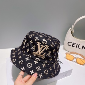 Новинка! Louis Vuitton представляет новую модель шляпы-ушанки LV,