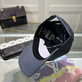 Бейсболка Louis Vuitton Новая бейсболка LV, тщательно изготовленн