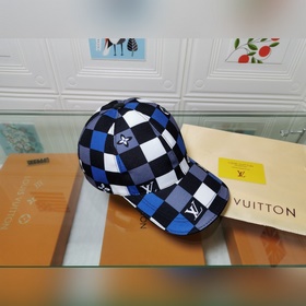 Новейшая модель на официальном сайте LV, изготовлена из высококач