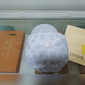 Новейшая модель на официальном сайте LV, изготовлена из кожи верх