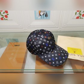Новейшая модель на официальном сайте LV, изготовлена из кожи верх