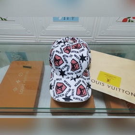 Новая модель на официальном сайте Lv, изготовлена по оригинальном