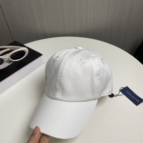 LouiVuittonLV 2025 Новая модель в магазине Louis Vuitton. Новая б