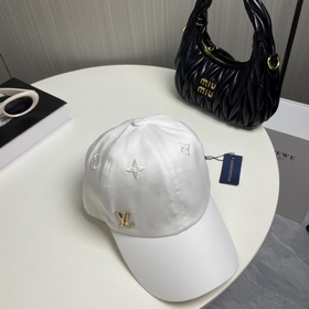 LouiVuittonLV 2025 Новая модель в магазине Louis Vuitton. Новая б