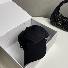 LouiVuittonLV 2025 Новая модель в магазине Louis Vuitton. Новая б