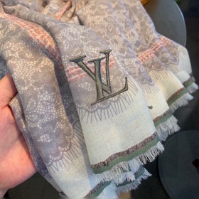 Этот новый бестселлер LV заслуженно стал хитом продаж. Четыре мет