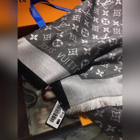 Louis Vuitton. Классический шарф с отличными отзывами, обязателен