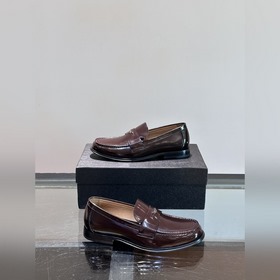 Классические кожаные туфли Prada с кожаной подошвой для повседнев