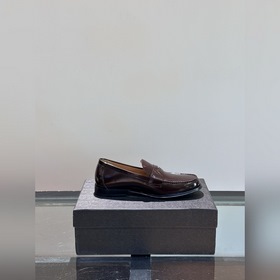 Классические кожаные туфли Prada с кожаной подошвой для повседнев
