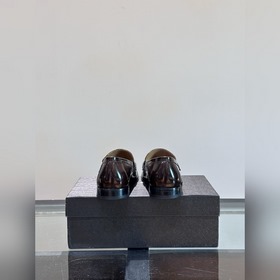 Классические кожаные туфли Prada с кожаной подошвой для повседнев