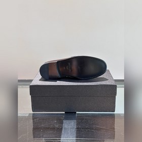 Классические кожаные туфли Prada с кожаной подошвой для повседнев