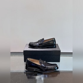 Классические кожаные туфли Prada с кожаной подошвой для повседнев