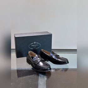Классические кожаные туфли Prada с кожаной подошвой для повседнев