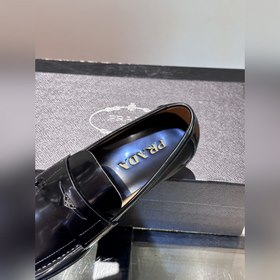 Классические кожаные туфли Prada с кожаной подошвой для повседнев