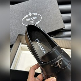 Prada – формальные кожаные туфли на толстой подошве, классическая