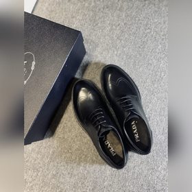 Оригинальная модель! Новая коллекция Prada, синхронная продажа в 