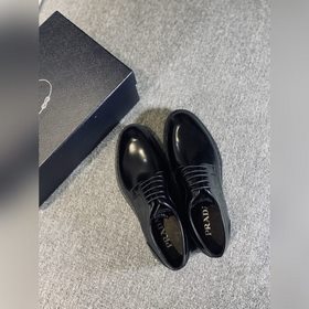 Оригинальная модель! Новая коллекция Prada, синхронная продажа в 