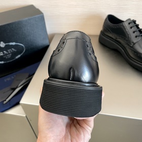 Prada/Prada Мужские классические кожаные туфли с рельефным узором