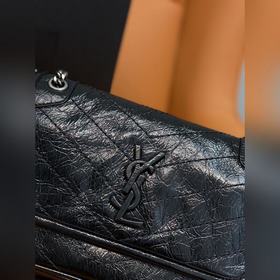 Подлинный товар, последняя обновленная версия из бутика YSL. 5330