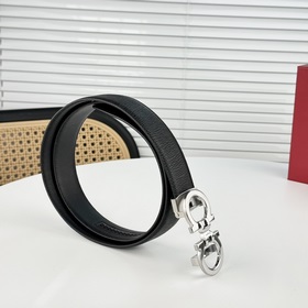 Ширина 3,5 см, длина 80-110 см.