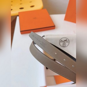Ширина 2,4 см, длина 80-110 см.