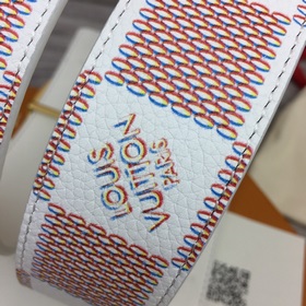 Ширина 4,0 см, длина 80-110 см.