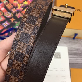 Ширина 2,5 см, длина 80-110 см.