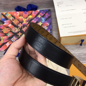 Ширина 2,5 см, длина 80-110 см.
