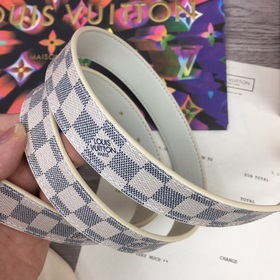 Ширина 2,5 см, длина 80-110 см.