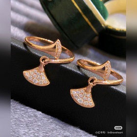 Бриллиантовые кольца от Bulgari в наличии, в цвете шампань и белы