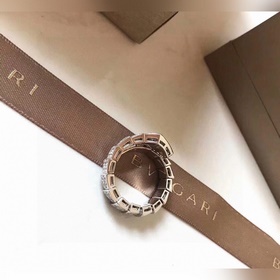Уровень покупки Bvlgari SERPENTI серия, кольцо с драгоценными кам