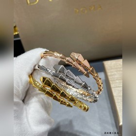 Материал V-Gold 8780320, версия Premium. Браслет Bulgari с гладко