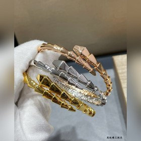 Материал V-Gold 8780320, версия Premium. Браслет Bulgari с гладко