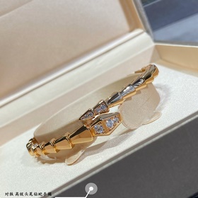Материал V-Gold 8789320, соответствует оригиналу. Браслет с драко