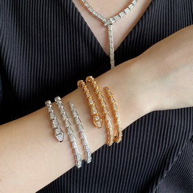 Материал V-Gold 5150560. Браслет Bulgari с тремя кольцами, полнос