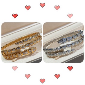 Материал V-Gold 5150560. Браслет Bulgari с тремя кольцами, полнос