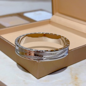Браслет Bulgari из серии Serpenti Viper, браслет Bulgari из V-обр
