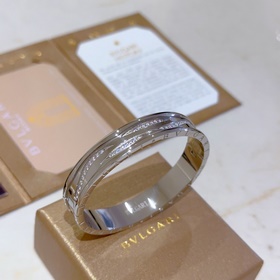 Браслет Bulgari из серии Serpenti Viper, браслет Bulgari из V-обр