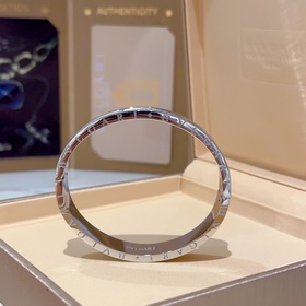 Браслет Bulgari из серии Serpenti Viper, браслет Bulgari из V-обр