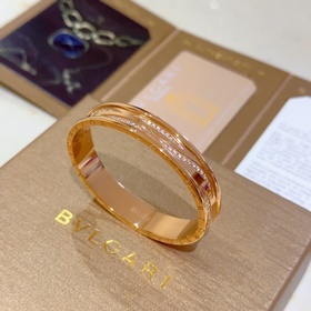 Браслет Bulgari из серии Serpenti Viper, браслет Bulgari из V-обр