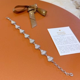 Браслет Bulgari из V-золота. Серия DIVAS DREAM от BVLGARI. Идеаль