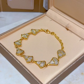 Браслет Bulgari из V-золота. Серия DIVAS DREAM от BVLGARI. Идеаль