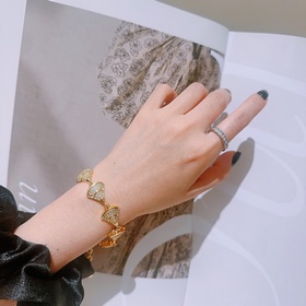 Браслет Bulgari из V-золота. Серия DIVAS DREAM от BVLGARI. Идеаль