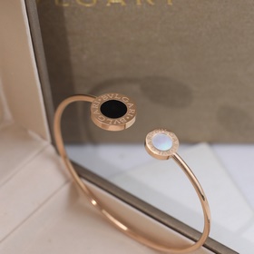 Браслет Bulgari — открытый дизайн. Новая модель браслета BVLGAR —