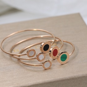 Браслет Bulgari — открытый дизайн. Новая модель браслета BVLGAR —