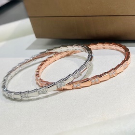 Bulgari Модный браслет в форме змеи, изготовленный из высококачес