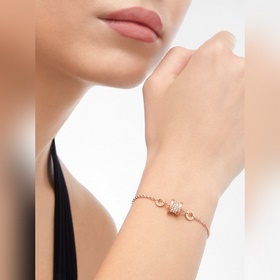 -Фотография витрины, фотография на модели -BVLGARI B.ZERO1 брасле