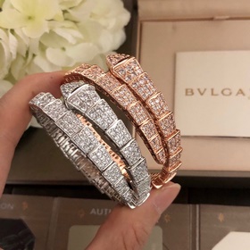 Однокольцевой браслет BVLGARI Serpenti. Пружинная конструкция с в