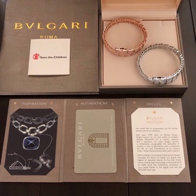 Однокольцевой браслет BVLGARI Serpenti. Пружинная конструкция с в